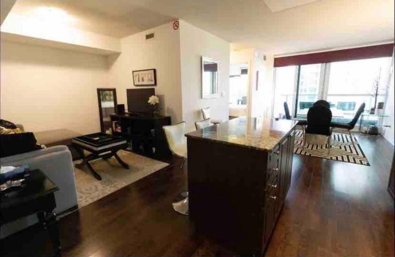 Апартаменти Downtown Toronto+Free Parking+Cn Tower View Екстер'єр фото