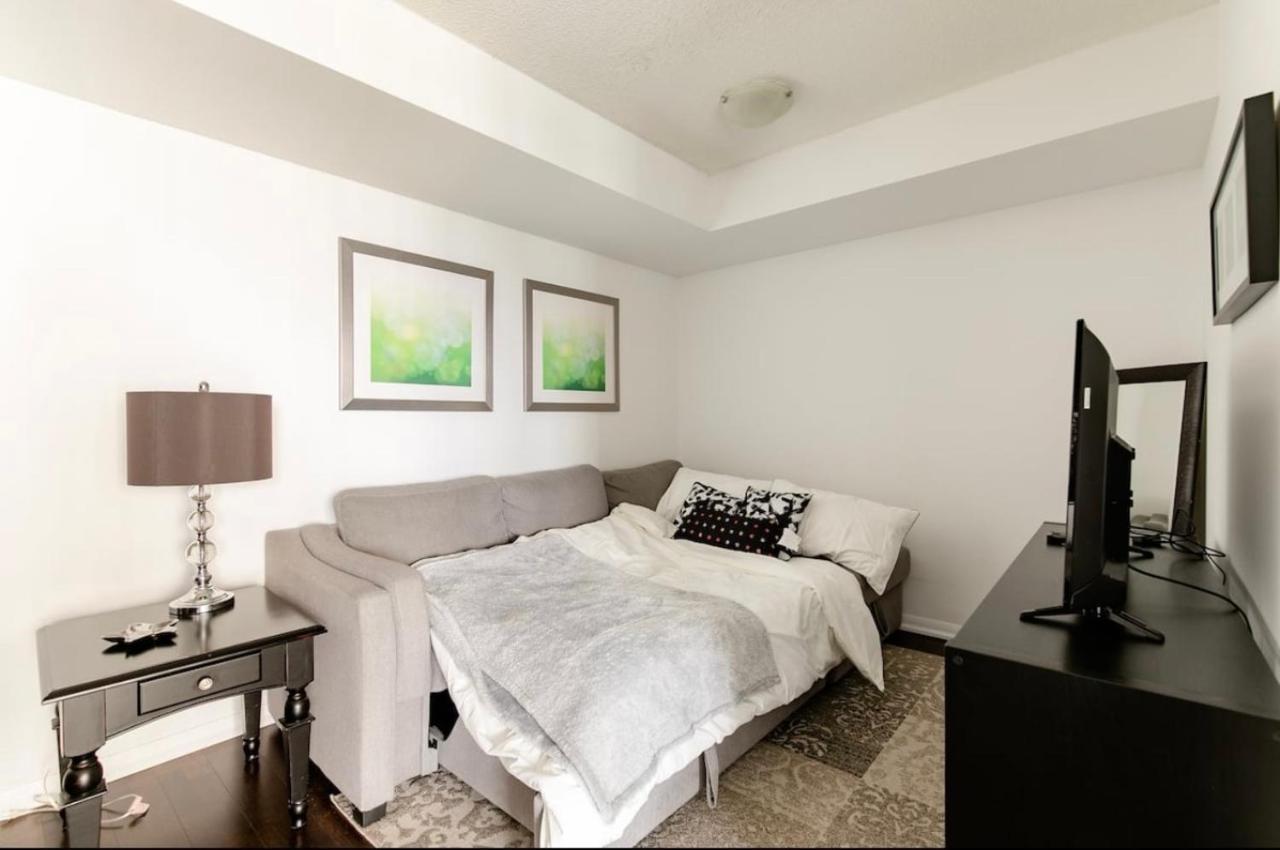 Апартаменти Downtown Toronto+Free Parking+Cn Tower View Екстер'єр фото